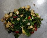 Foto langkah ke 3 dari resep Daun Melinjo Tumis Tahu Pete.