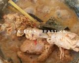 Foto langkah ke 6 dari resep Ayam Betutu Kuah Pedas.