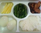 รูปขั้นตอนการทำที่ 6 ของ ข้าวกล่องเมนูเด็ก ผัดผักบุ้ง หมูทอดน้ำปลา ไข่ต้ม