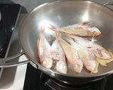 Foto langkah ke 2 dari resep Sup Tahu Rumput Laut kaldu ikan.