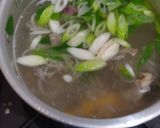 Foto langkah ke 1 dari resep 77. Sop Ayam Sederhana.
