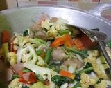 Foto langkah ke 9 dari resep Capcay baso simple.