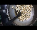Foto langkah ke 3 dari resep Karamel popcorn.