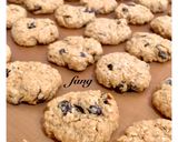 Foto langkah ke 2 dari resep Oatmeal Raisin and Chocochips Cookies.