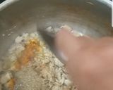 A picture of step 6 of Chicken &vegetable samosas.