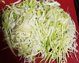 Foto del paso 3 de la receta: Ensalada de surimi y camarones