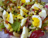 Foto del paso 3 de la receta: Ensalada de alubias (porotos blancos) al estilo Mari