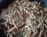 Foto del paso 6 de la receta: Revuelto de setas, champiñón y gulas