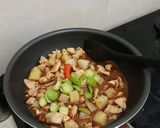 Foto langkah ke 4 dari resep Ayam Sambal goreng (bumbu instant).