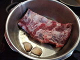 Costilla de cerdo guisada con garbanzos y patatas