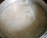 A picture of step 1 of Tuwon shinkafan miyan taushe.