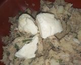 A picture of step 3 of Potato chicken doughnuts.