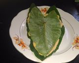 A picture of step 2 of Taro leaves fritters.