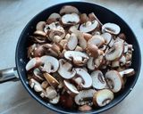 Parmezános gomba csőben sütve fűszeres morzsával recept fázis 1 fotója