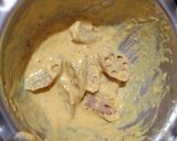 A picture of step 4 of Lotus stem pakore in Italian seasoning.
