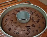 Foto langkah ke 7 dari resep Bolu Coklat Panggang.