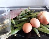 Foto del paso 1 de la receta: Guisantes y habitas con jamón y huevos escalfados