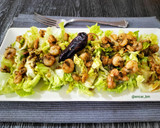 Foto del paso 6 de la receta: Ensalada de cogollos con gambas al ajillo