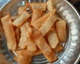 A picture of step 3 of Namak pare.