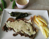 Foto del paso 5 de la receta: Entrecot con salsa de queso azul