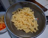 Foto langkah ke 3 dari resep Cream Soup Fusilli Kentang Wortel.