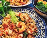 Hình bước làm 5 của món Mì ý tôm mực sốt cà chua