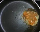 A picture of step 5 of Egg samosa with gravy.