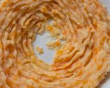 Foto del paso 4 de la receta: Nidito de puré de papa y zanahoria con huevos duros by Ana María Wolf 🪺🥔 🥕🥚🧈🥚