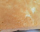 A picture of step 5 of 3 ingredients sponge cake.