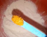 A picture of step 3 of Cryspy round crackers.