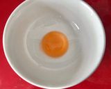 Hình bước làm 1 của món Bơ trứng gà