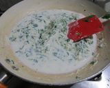 A picture of step 4 of Methi matar Malai.