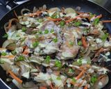 Foto del paso 9 de la receta: Salteado🍄de vegetales🧅🥕🍗y pollo🍱🥙🌯