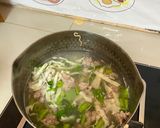 รูปขั้นตอนการทำที่ 1 ของ มาม่าต้มยำหมูสับไข่ข้น