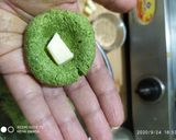 A picture of step 6 of Spinach corn pea cheese baked balls.