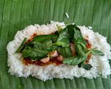 Foto langkah ke 5 dari resep Nasi Bakar Telur Asin Teri.