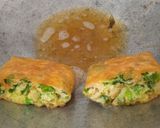 Foto langkah ke 3 dari resep Martabak telur mini.