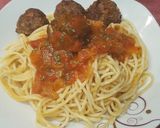 Pas rețetă Spaghete cu chifteluțe și sos de roșii 4 fotografie