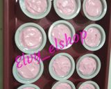 Foto langkah ke 3 dari resep Ice cream Strawberry.