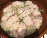 Foto del paso 6 de la receta: Rape en salsa verde de espárragos con almejas