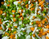 Foto del paso 2 de la receta: Tortilla saludable de vegetales 🤍