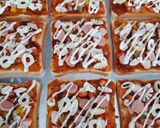 Foto langkah ke 4 dari resep Roti Pizza Seafood.