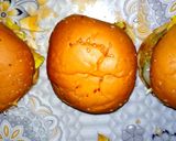 A picture of step 4 of Chicken shami burger.