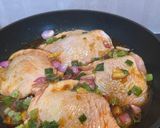 Foto langkah ke 2 dari resep Ayam Kecap Hongkong.