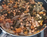 Foto del paso 3 de la receta: Garbanzos con espinacas y calabaza
