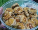 Foto langkah ke 4 dari resep Kue Kacang Crispy no egg no mixer.