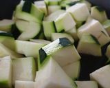 Foto del paso 2 de la receta Cazuela de Calabacín con bechamel de avena