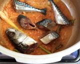 Foto langkah ke 4 dari resep Ikan Sardencis Duri Lunak Saus Tomat, Homemade Lebih Sehat.