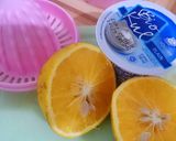 Foto langkah ke 1 dari resep MPASI (untuk selingan) - Plain Yogurt with Orange Water.