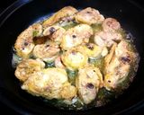 Foto del paso 5 de la receta Trozos de pollo de corral con castañas en salsa al vino blanco